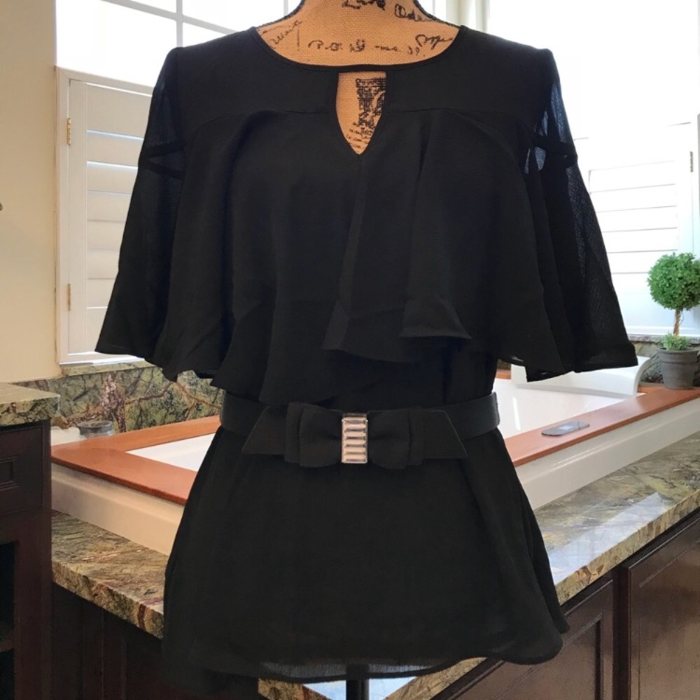 NWT Tiered Ruffle Keyhole Blouse